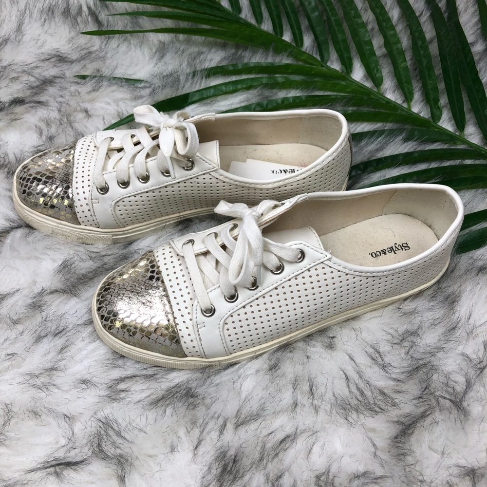 Style and Co Womens White Sneaker Shoes Size 6.5